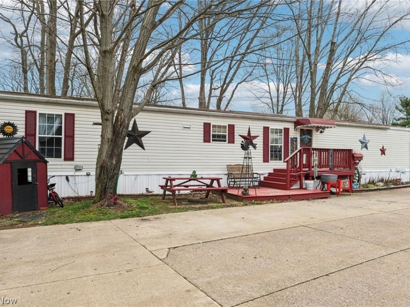 188 Paradise Boulevard, Madison, OH 44057 Photo 2