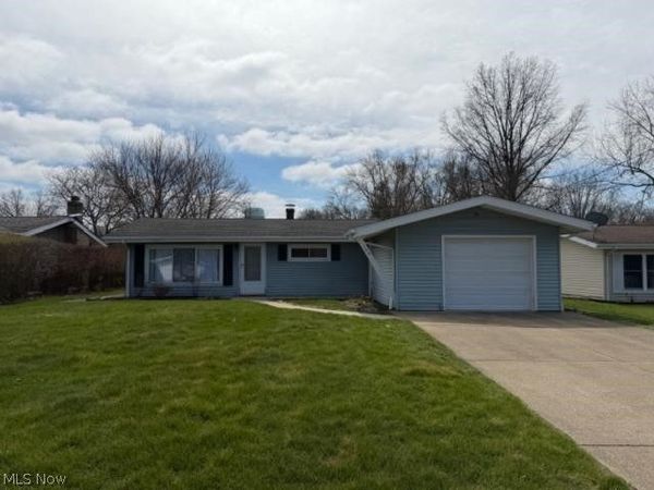 166 Huntington Drive, Northfield Village, OH 44067