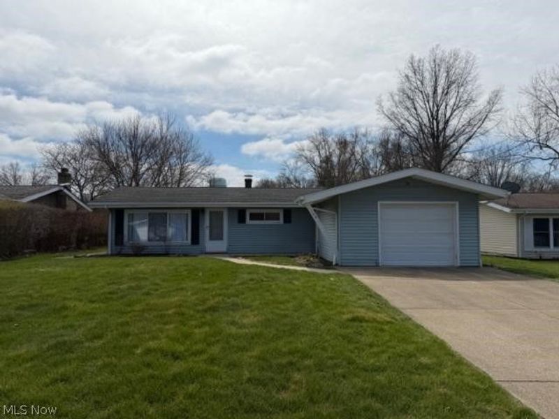 166 Huntington Drive, Northfield Village, OH 44067 Photo 1