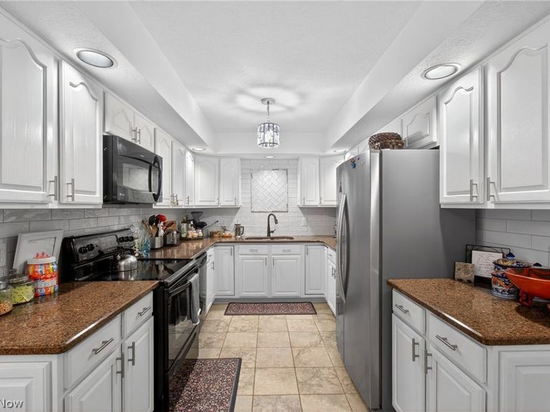 858 Sutton Place, Akron, OH 44313 Photo 15