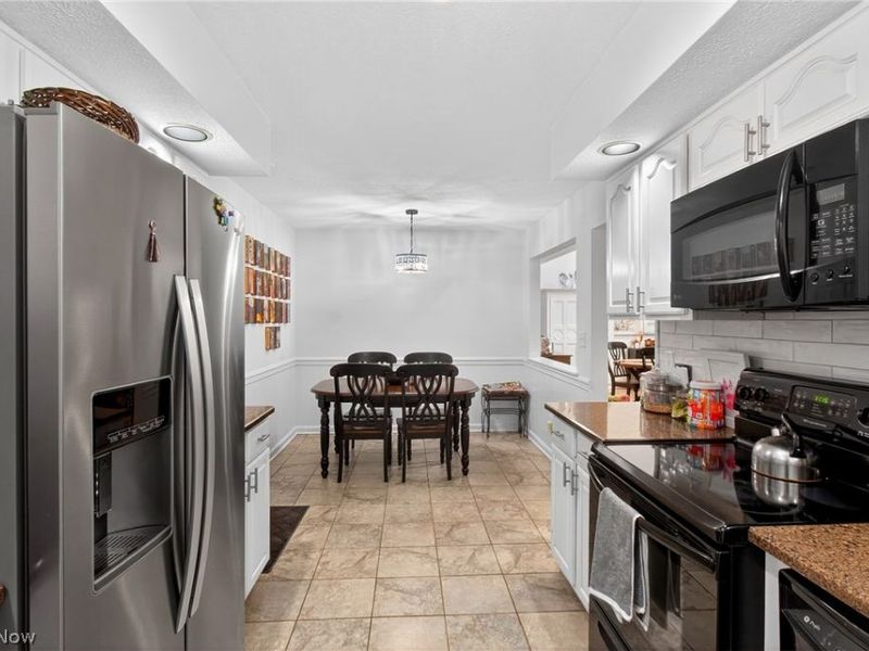 858 Sutton Place, Akron, OH 44313 Photo 16