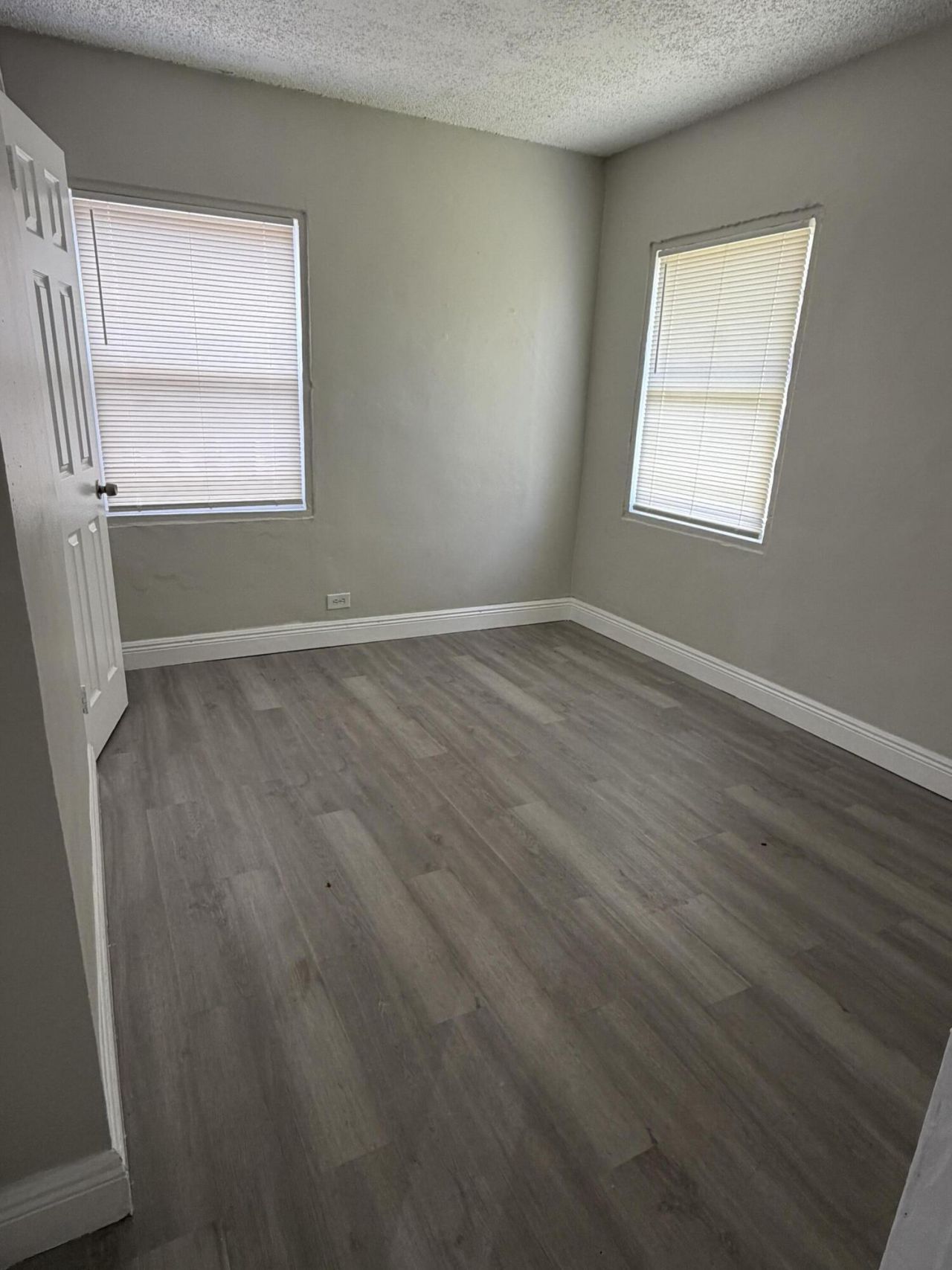 2850 NW 14th Street, Fort Lauderdale, FL 33311 Photo