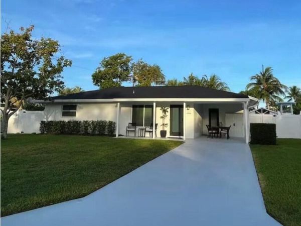 1523 Berkshire Avenue, Jupiter, FL 33469