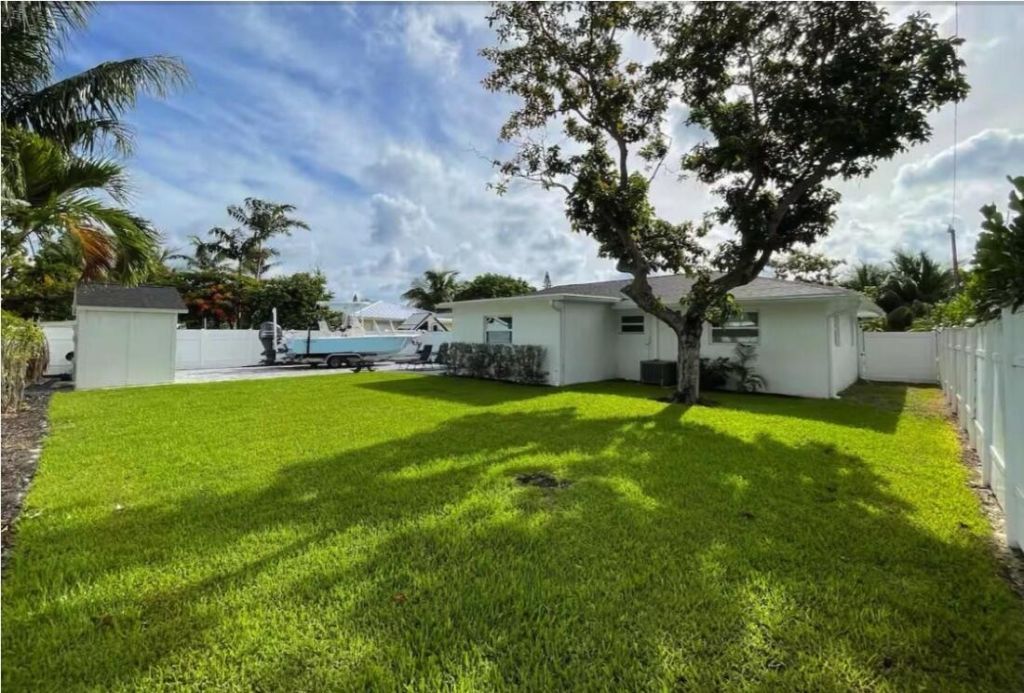 1523 Berkshire Avenue, Jupiter, FL 33469 Photo