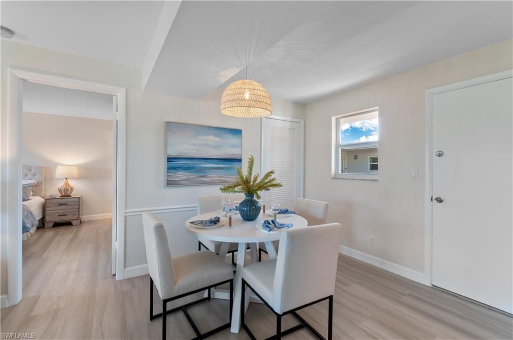 570 12th Ave S, Unit 570, Naples, FL 34102 Photo