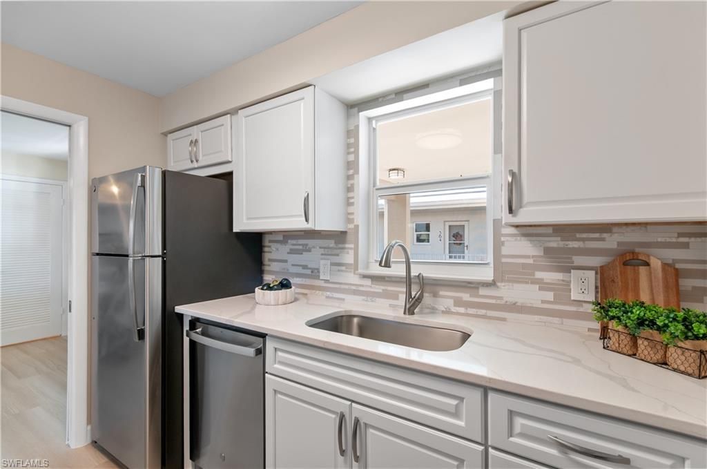 570 12th Ave S, Unit 570, Naples, FL 34102 Photo