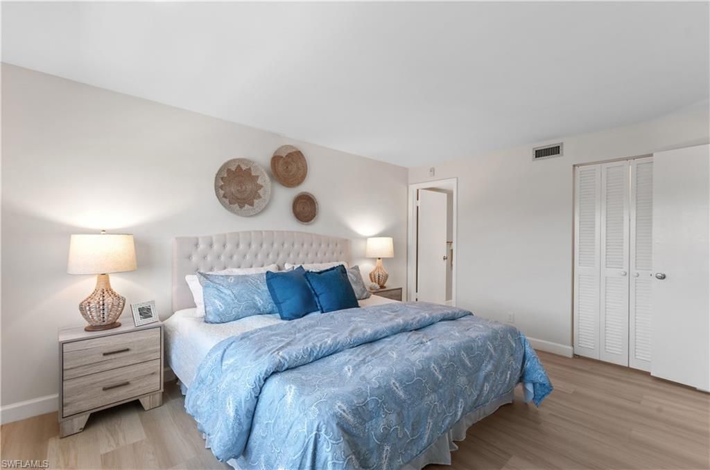 570 12th Ave S, Unit 570, Naples, FL 34102 Photo