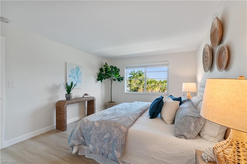 570 12th Ave S, Unit 570, Naples, FL 34102 Photo