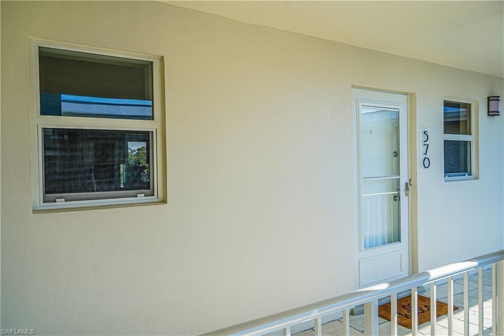 570 12th Ave S, Unit 570, Naples, FL 34102 Photo