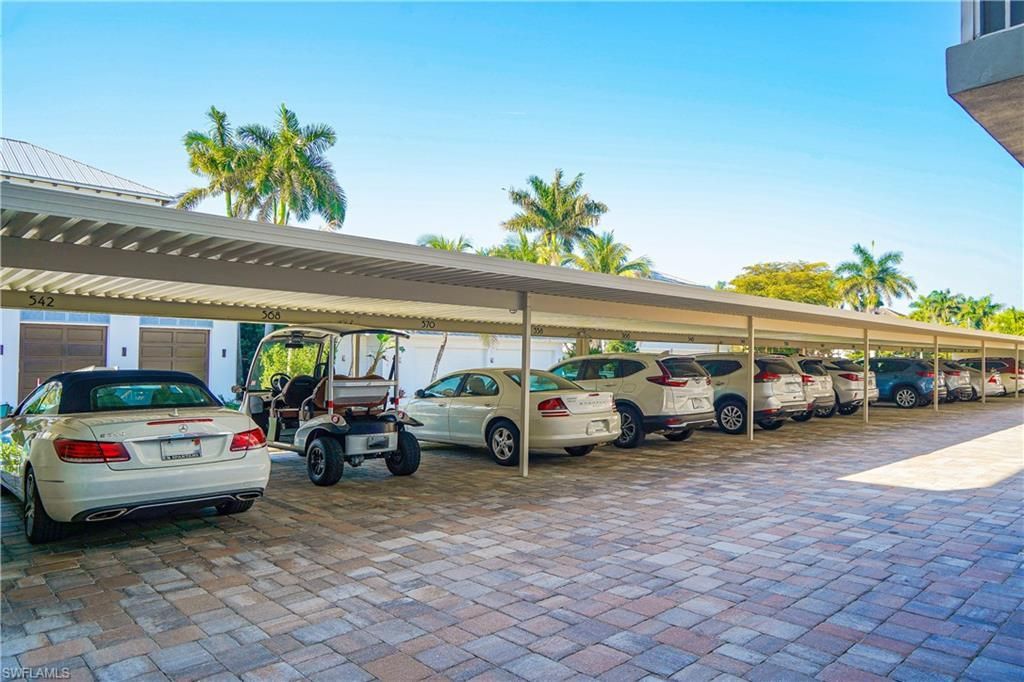 570 12th Ave S, Unit 570, Naples, FL 34102 Photo