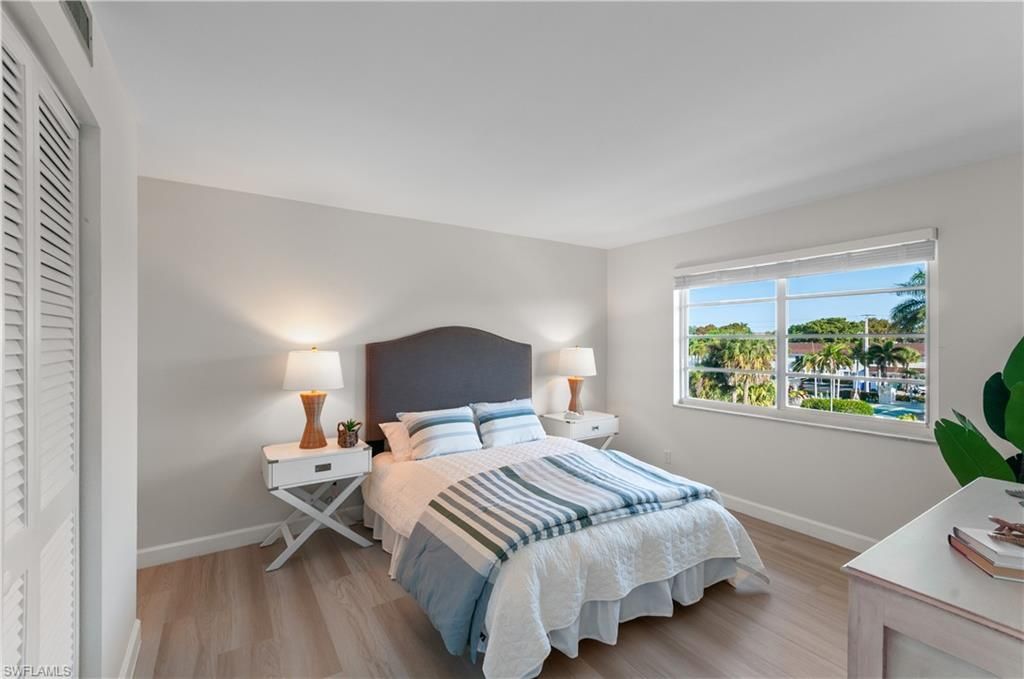 570 12th Ave S, Unit 570, Naples, FL 34102 Photo