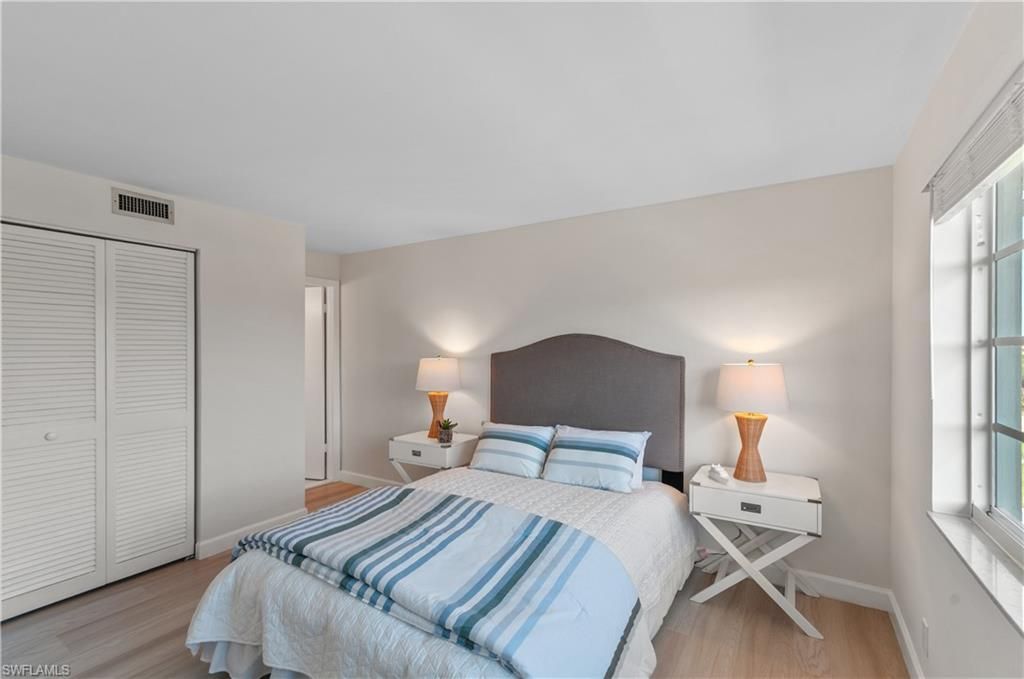 570 12th Ave S, Unit 570, Naples, FL 34102 Photo