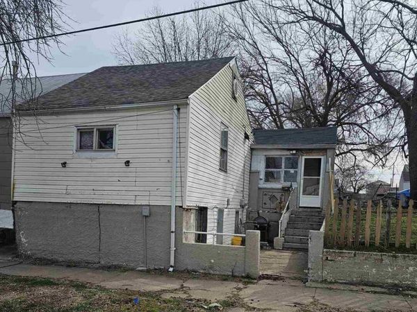 733 S 7th Street, Quincy, IL 62301