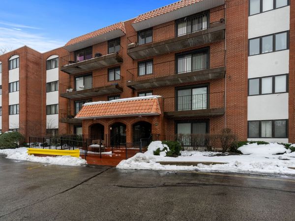 2086 Saint Johns Avenue , Unit 306, Highland Park, IL 60035