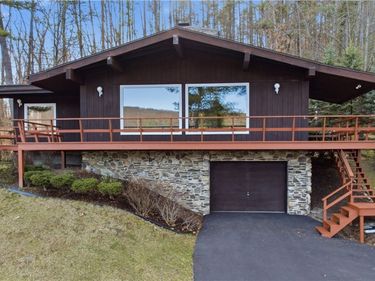 15079 W Lake Road, Branchport, NY 14418