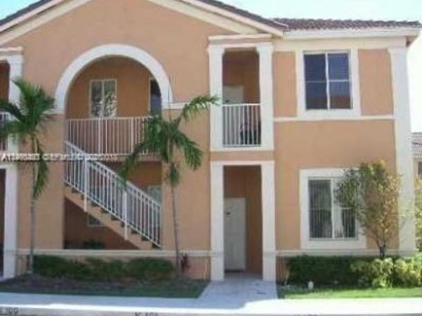 17720 NW 73rd Ave, Unit 105, Hialeah, FL 33015