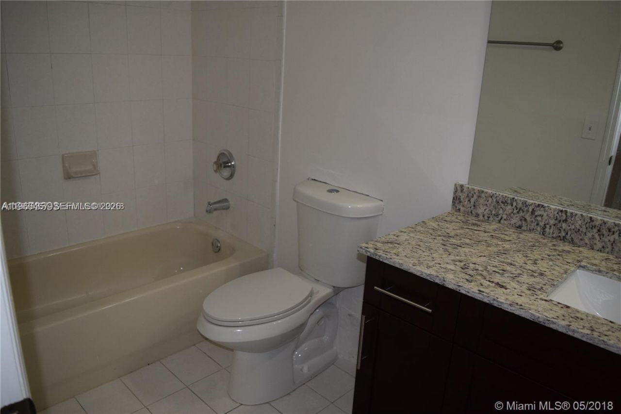 17720 NW 73rd Ave, Unit 105, Hialeah, FL 33015 Photo
