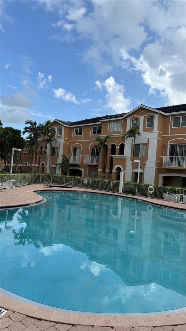17720 NW 73rd Ave, Unit 105, Hialeah, FL 33015 Photo