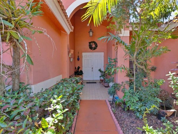 15012 SW 45th Ln , Miami, FL 33185