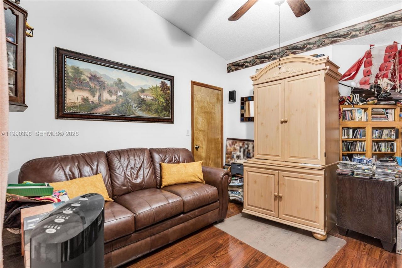 15012 SW 45th Ln , Miami, FL 33185 Photo