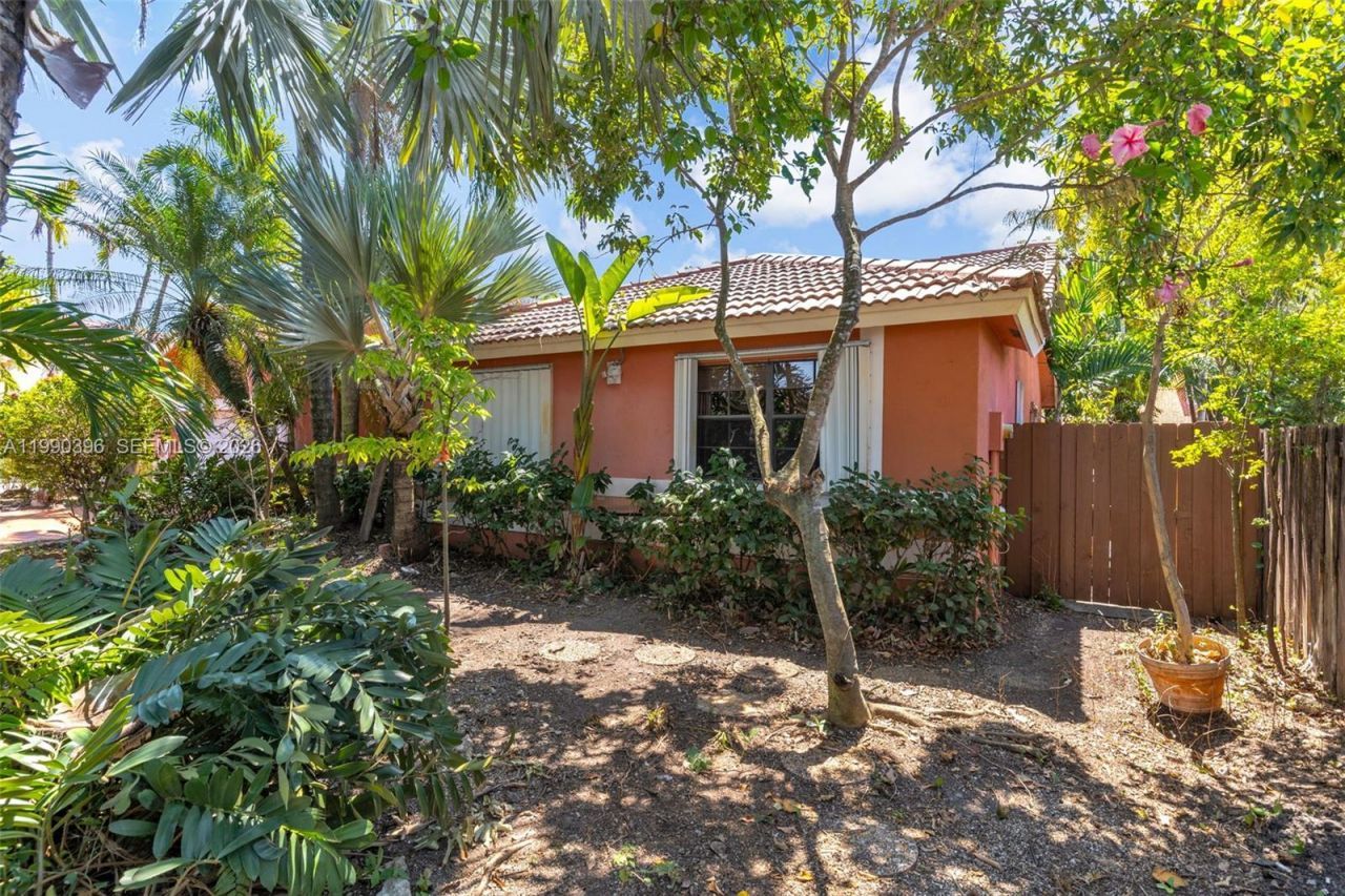 15012 SW 45th Ln , Miami, FL 33185 Photo