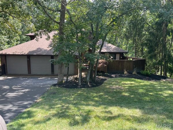 1570 Paradise Valley Drive, High Ridge, MO 63049