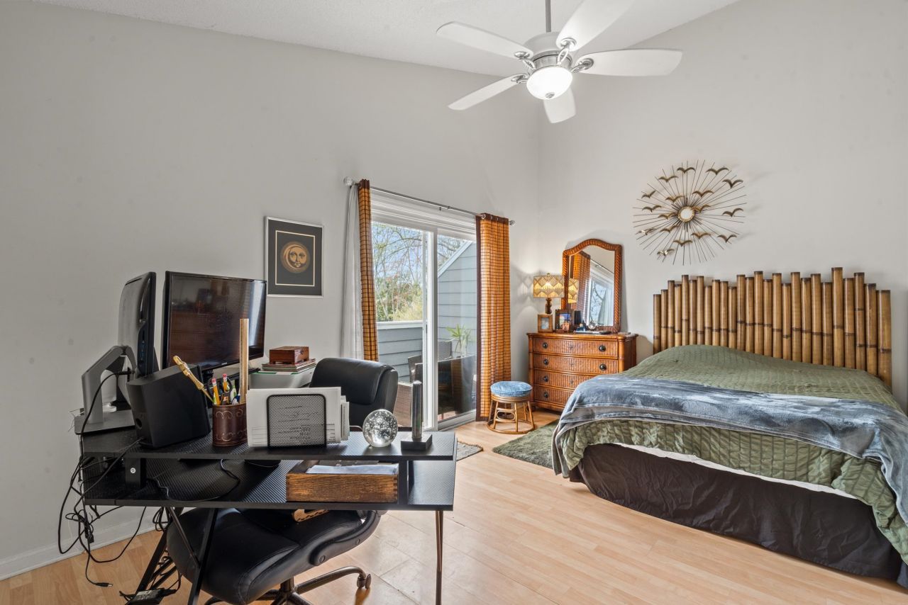 1205 Erin Way Photo 11