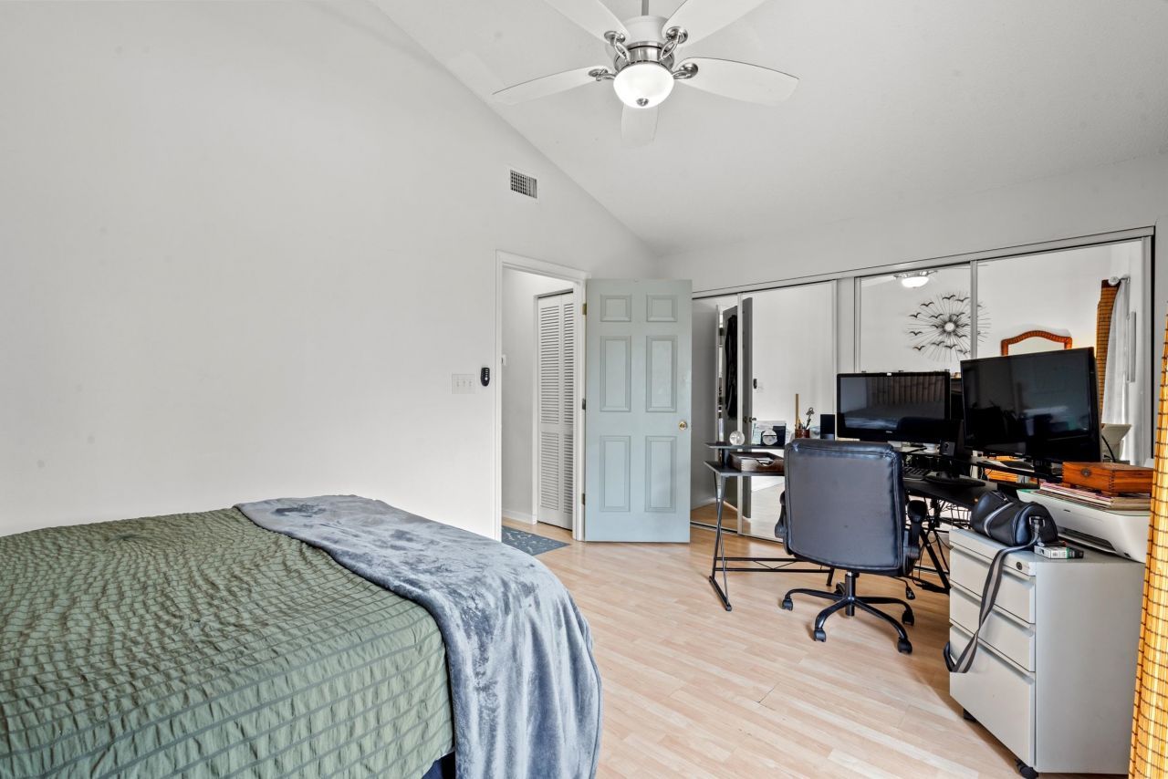 1205 Erin Way Photo 13