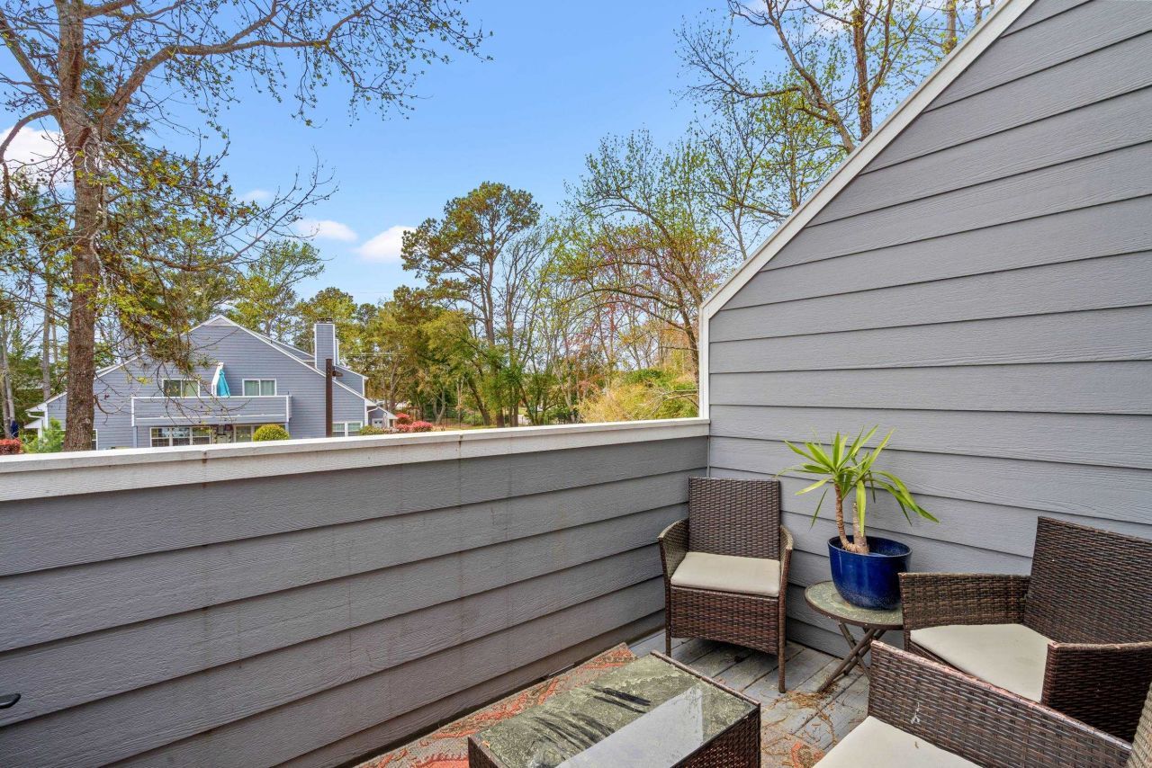 1205 Erin Way Photo 14