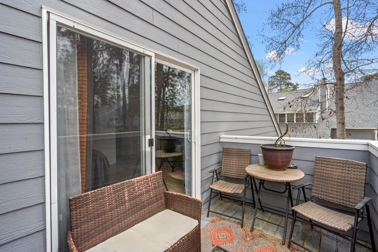 1205 Erin Way Photo 15