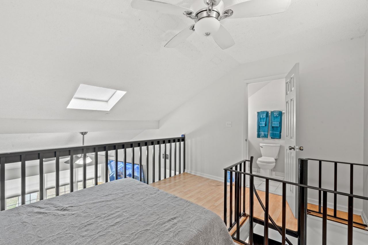 1205 Erin Way Photo 17