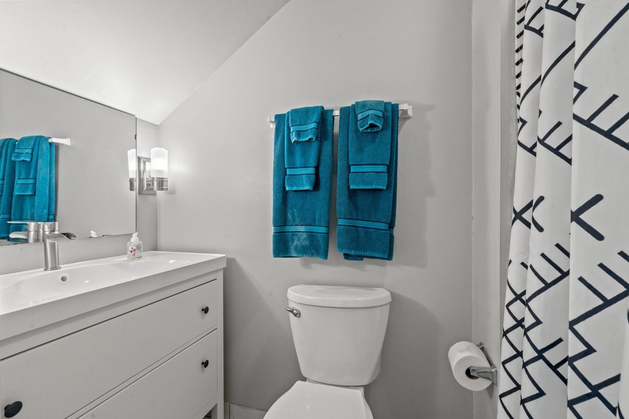 1205 Erin Way Photo 18