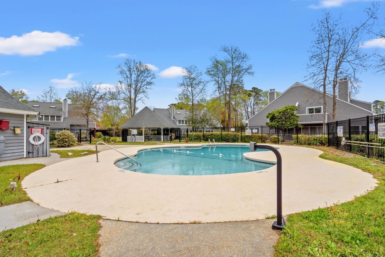 1205 Erin Way Photo 19