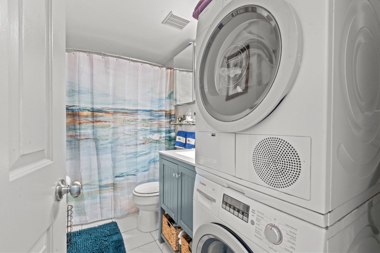 1205 Erin Way Photo 9