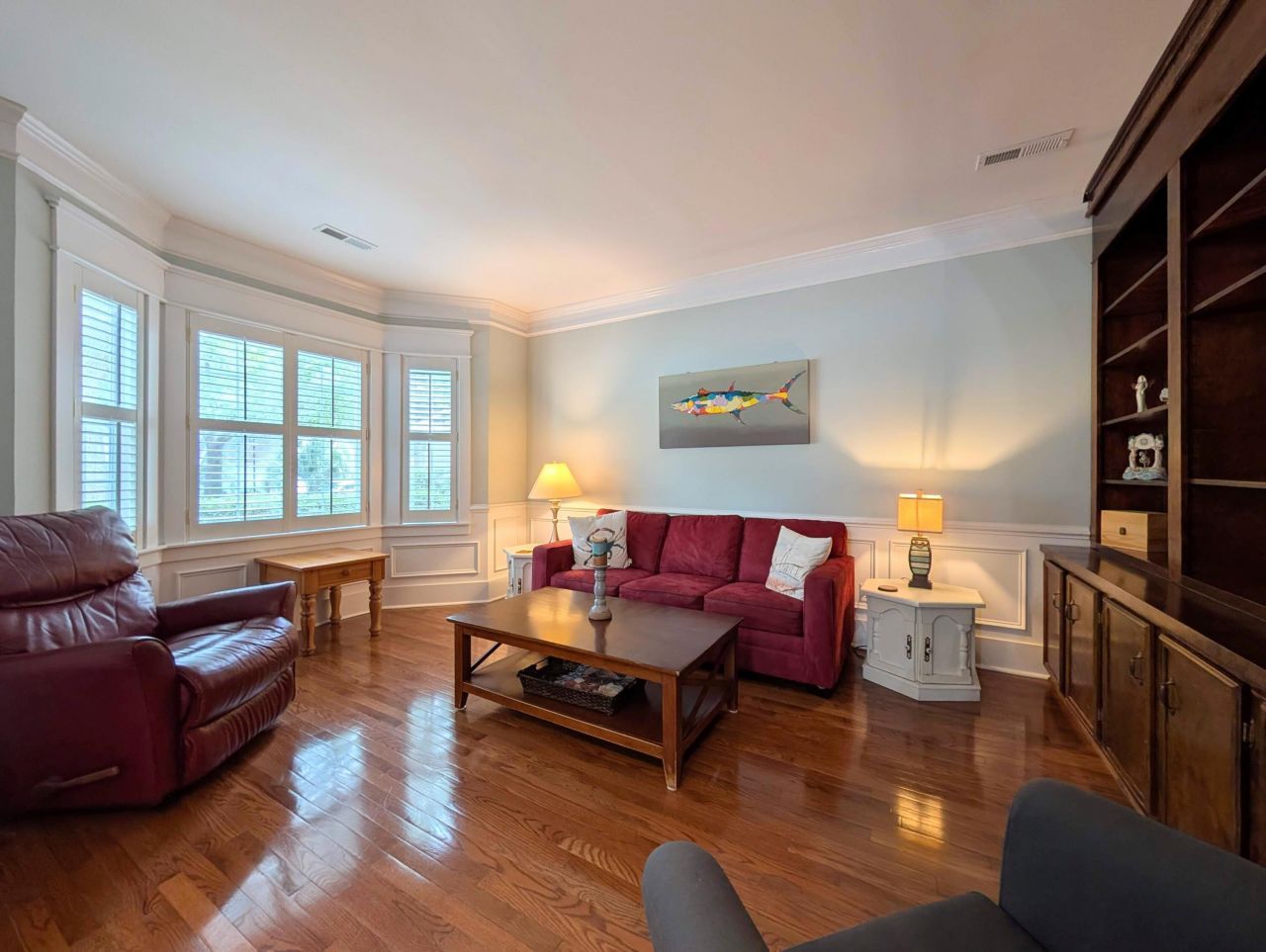 1920 Oak Tree Lane Photo 17