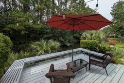 1920 Oak Tree Lane photo 4