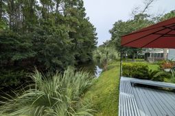 1920 Oak Tree Lane photo 4