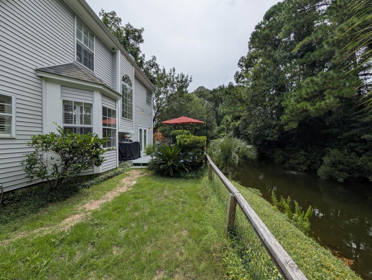 1920 Oak Tree Lane Photo 6