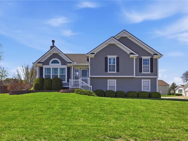 1016 NE Depot Drive, Lee's Summit, MO 64086