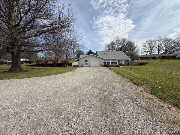 11960 Little Lane, Lexington, MO 64067