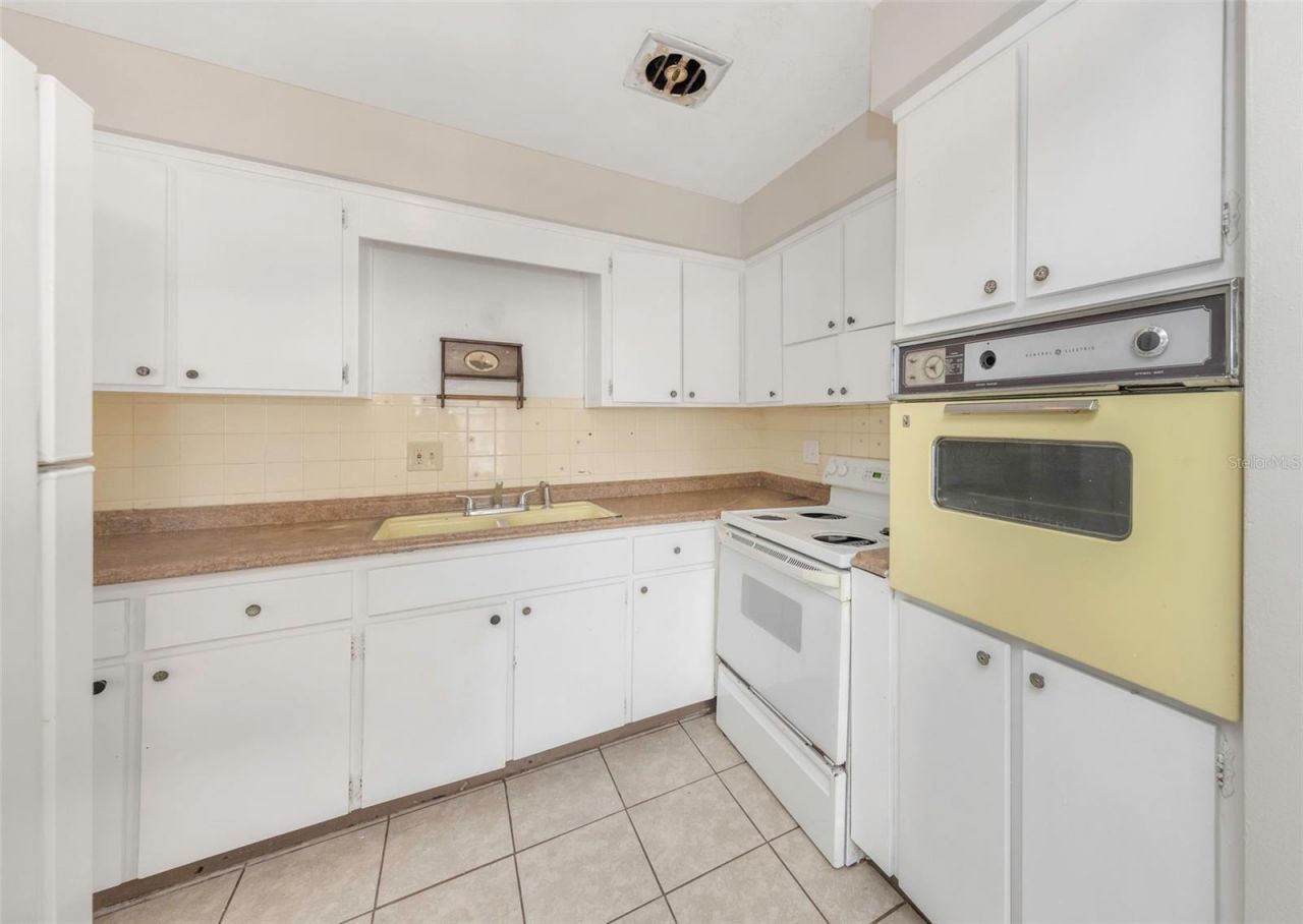 2423 Auburn Street S, Saint Petersburg, FL 33712 Photo