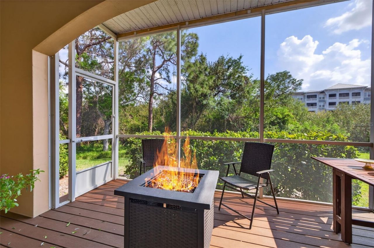 184 Valencia Circle , Saint Petersburg, FL 33716 Photo