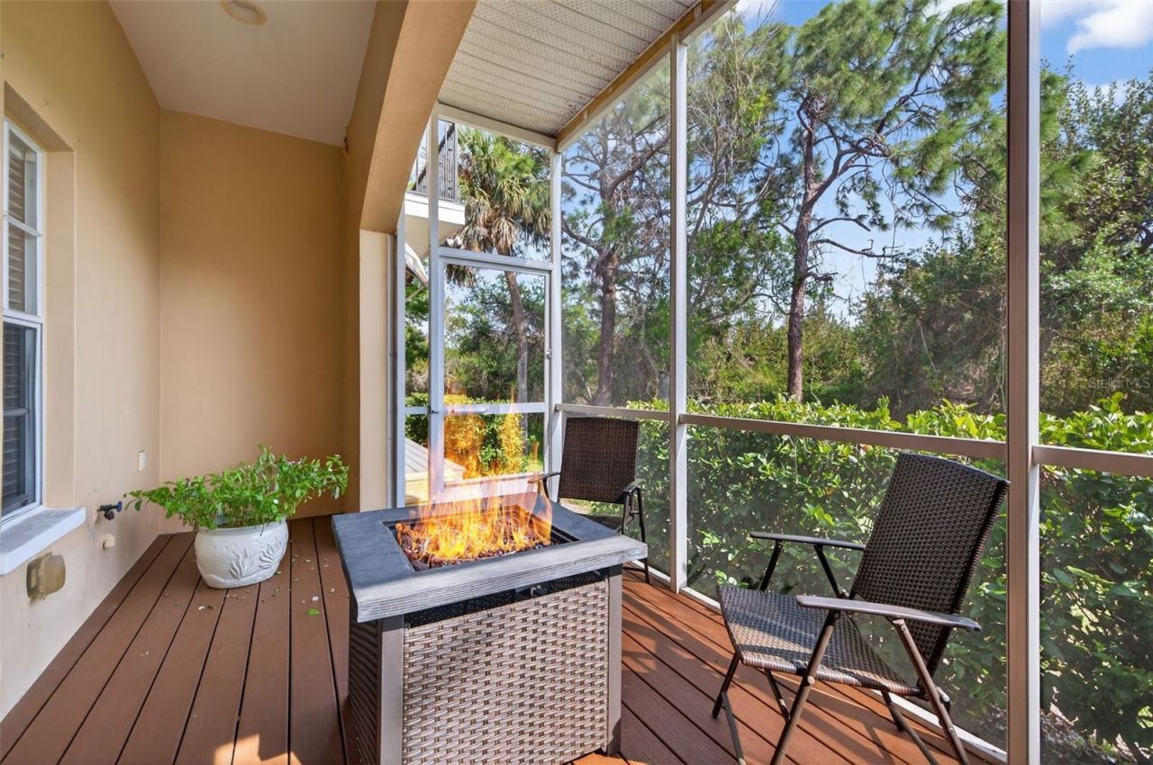 184 Valencia Circle , Saint Petersburg, FL 33716 Photo