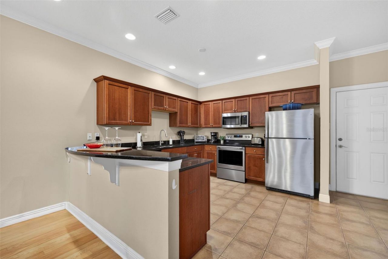 184 Valencia Circle , Saint Petersburg, FL 33716 Photo