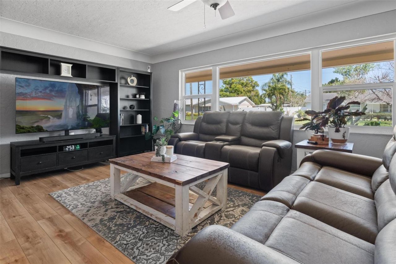 2798 67th Street N, Saint Petersburg, FL 33710 Photo