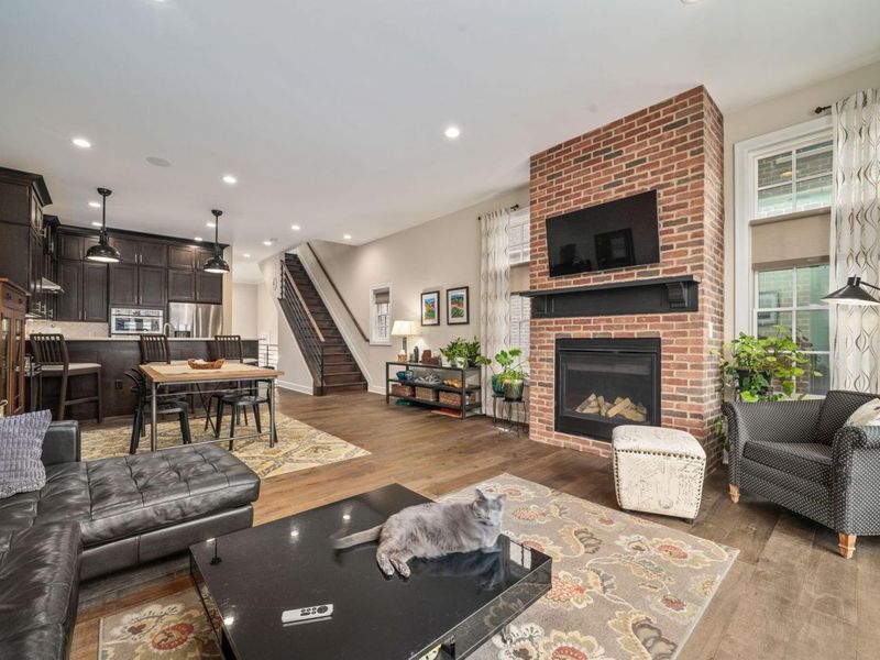 898 S Front Street , Columbus, OH 43206 Photo 17