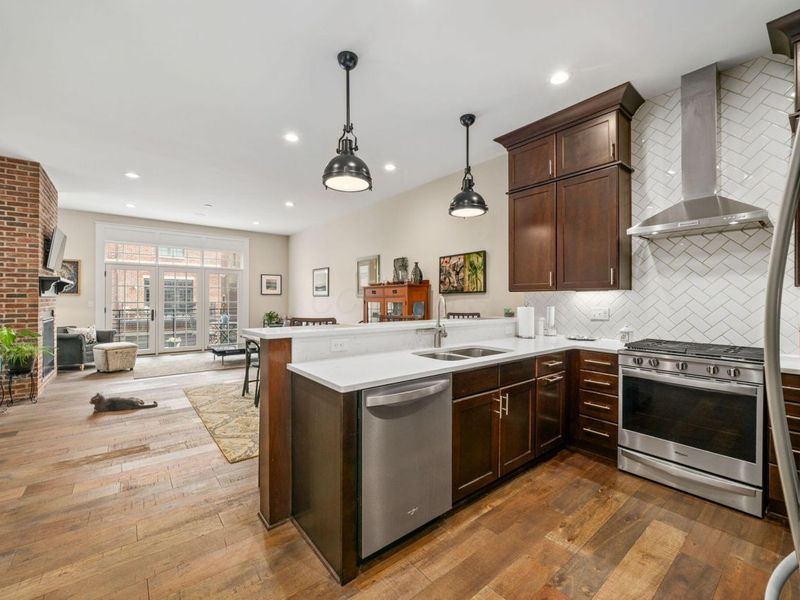 898 S Front Street , Columbus, OH 43206 Photo 26