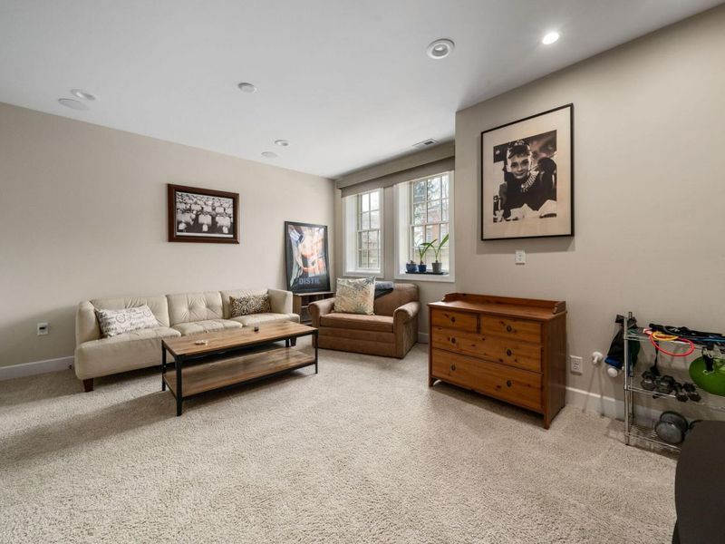 898 S Front Street , Columbus, OH 43206 Photo 60