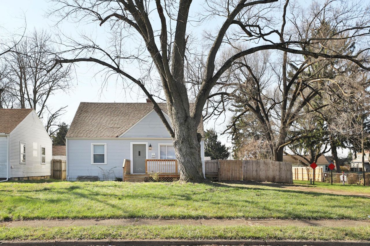 979 Urana Avenue, Columbus, OH 43224 Main Photo