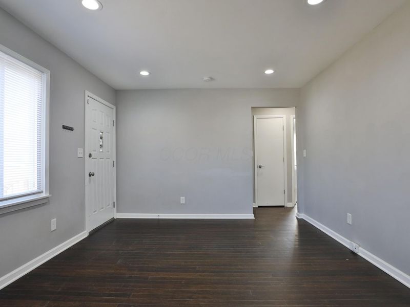 979 Urana Avenue, Columbus, OH 43224 Photo 10